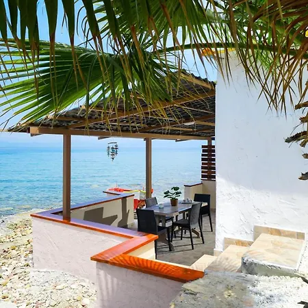 Feriehus To Kyma - Seafront House Skála Kallirákhis