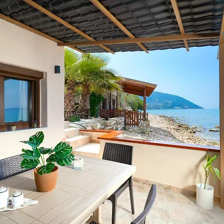 To Kyma - Seafront House