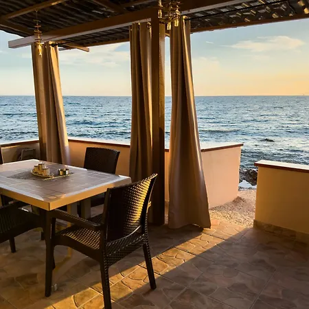 Holiday home To Kyma - Seafront House *
